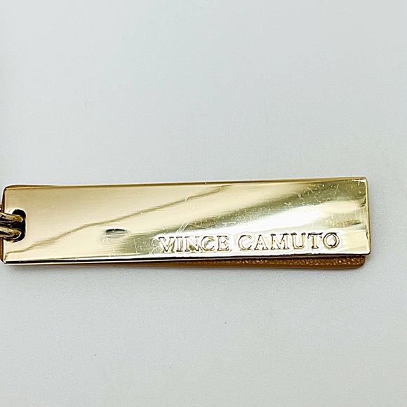 Vince Camuto “Bailey” Leather Crossbody, Oak Color, NWOT, Dust Cover, Expands, - Picture 10 of 10